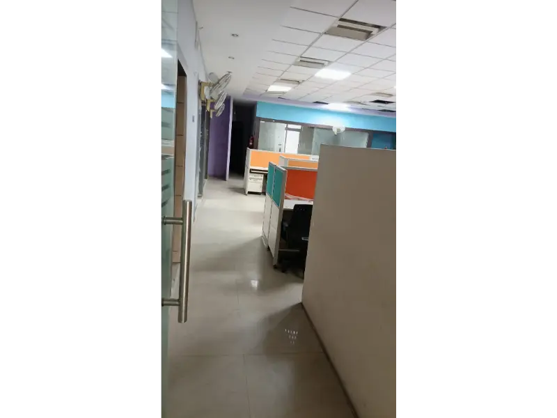 470799252_B 68 SEC 63 (7).webp